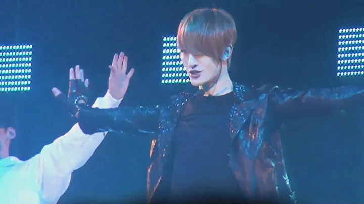 [fancam] 110129  Super Junior SS3 in  Singapore  Zhoumi solo 『 Miss Chic 』