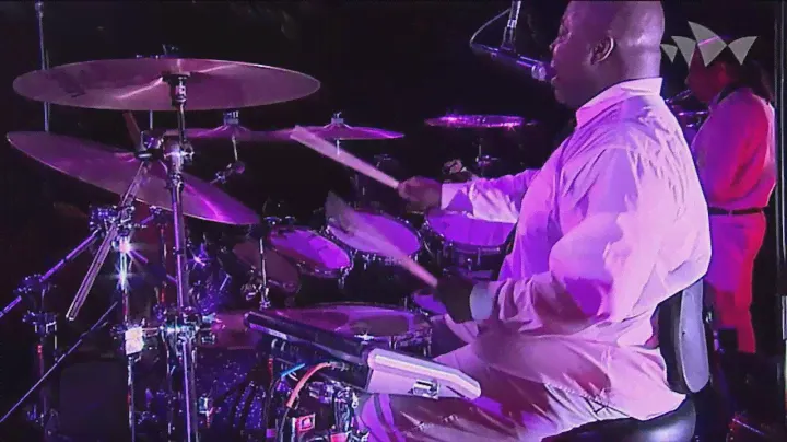 Live Stream CHIC featuring Nile Rodgers Meedley (Chic/My Forbidden Lover/Let's dance/Le Freak)